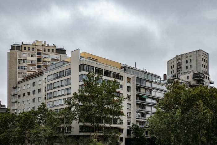 edificio paseo castellana fotografia edificio fachada ventanas hogares arquitectura paisaje urbano siuacionismo psicogeografia antonio beltran